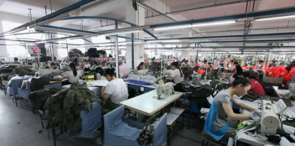 荊門(mén)新港服裝 匠心制造的行業(yè)新星