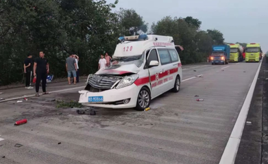 痛心！廣西發生嚴重交通事故，救護車隨行醫生當場身亡 車輛救援服務的反思與警示